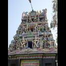 Der Gopuram des Tempels